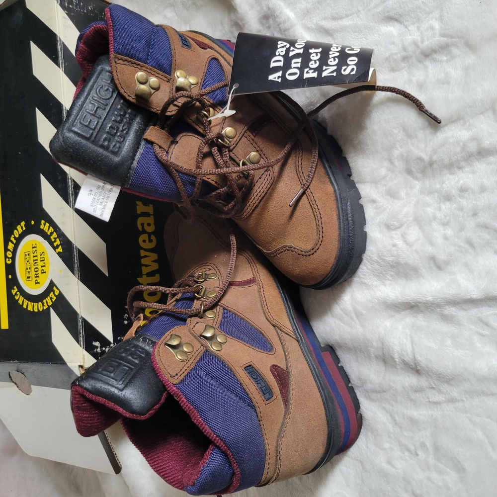 Lehigh Woman’s Brown 6″ Lacer Waterproof Steel Toe hiking/work Boots